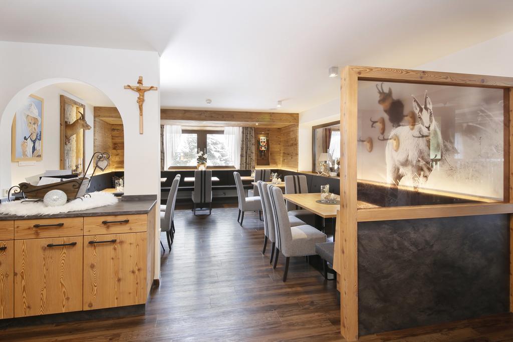 Hotel Alpenblick フェルダーズ エクステリア 写真