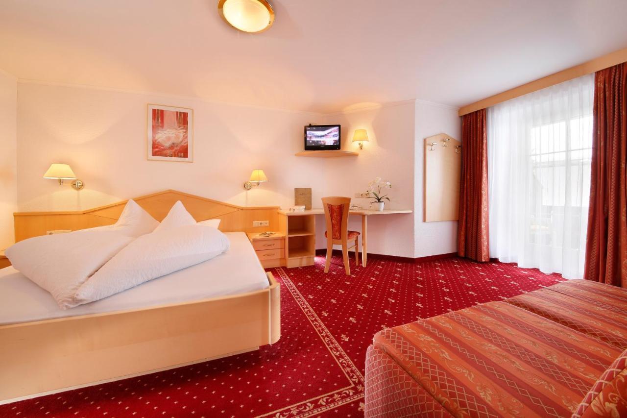 Hotel Alpenblick フェルダーズ エクステリア 写真