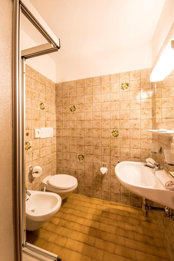 Hotel Alpenblick フェルダーズ エクステリア 写真